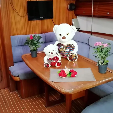 船屋 Cullati Dal Mare - On Board 萨莱诺