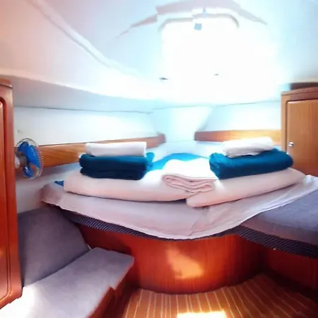 Botel Cullati Dal Mare - On Board 2*
