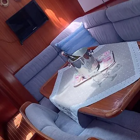 Botel Cullati Dal Mare - On Board